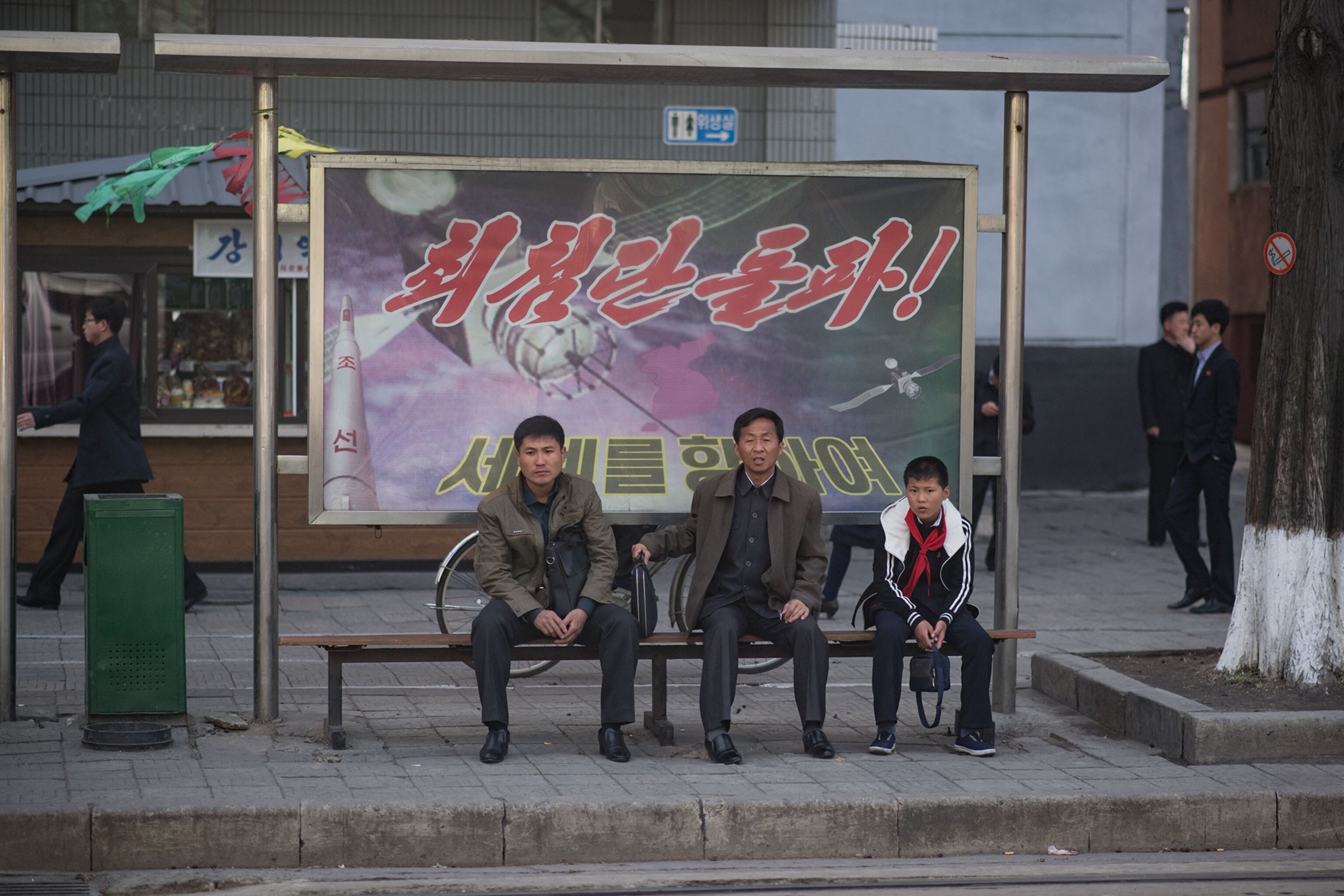 File:16-north-korea-bus-stops.jpg