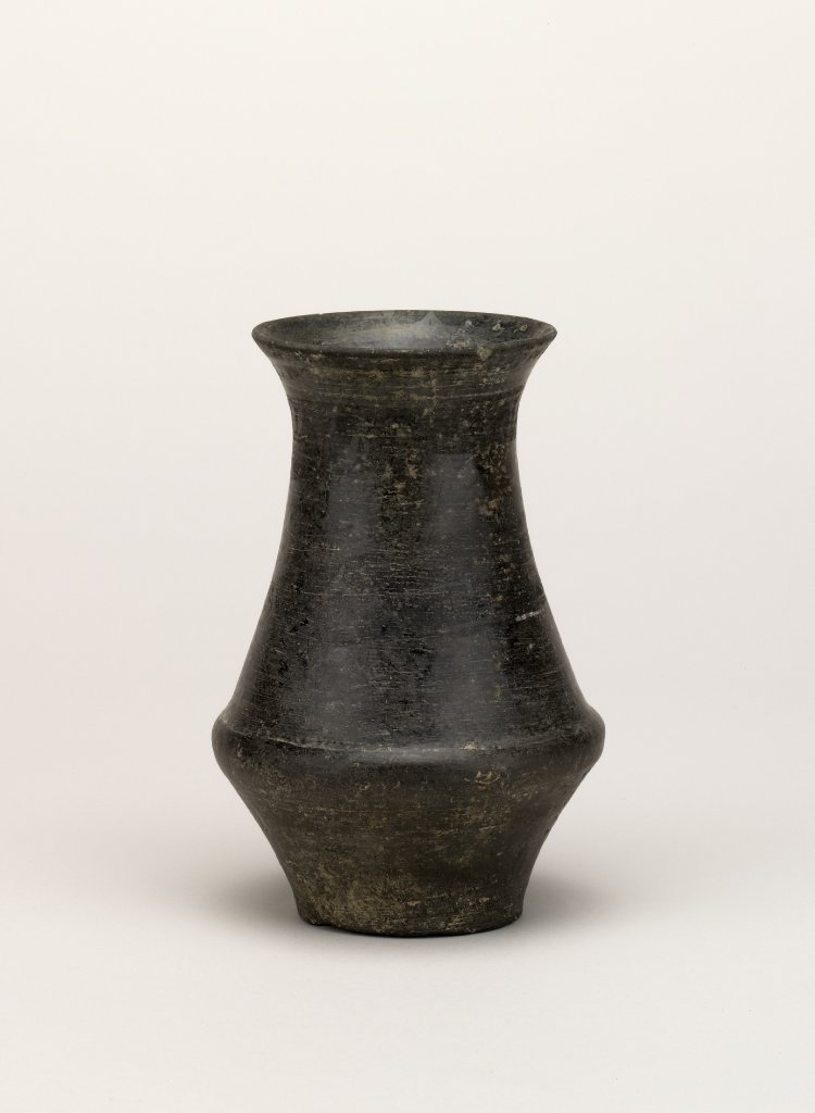 File:Longshan-black-pottery-vase-7480.jpg