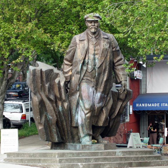 Lenin-statue-in-Fremont.jpg