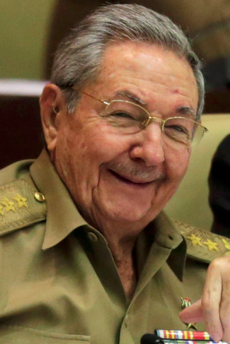 Archivo:Raúl Castro.png
