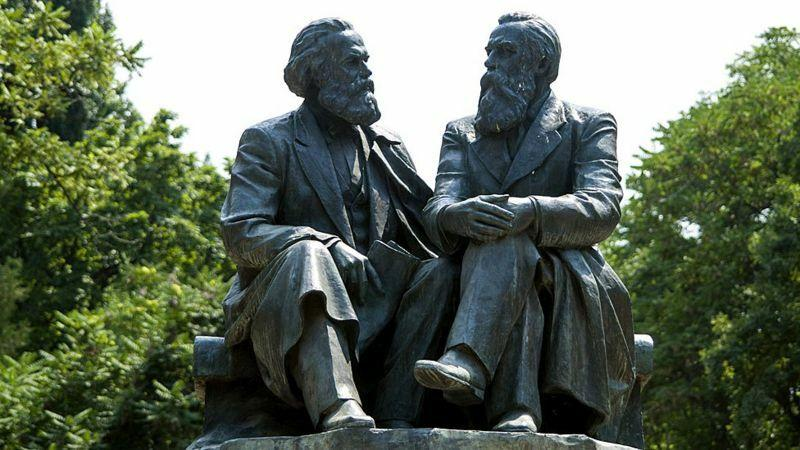 Marx and Engels statue.png