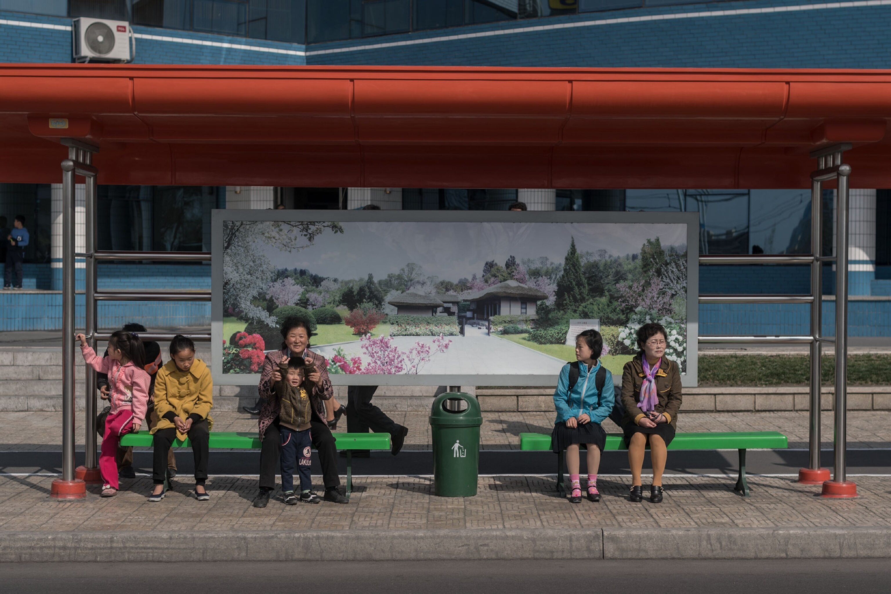 03-north-korea-bus-stops.jpg