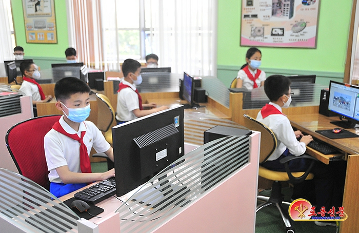 DPRK kids with computers.png