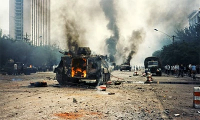 Burnt tank Tiananmen.png