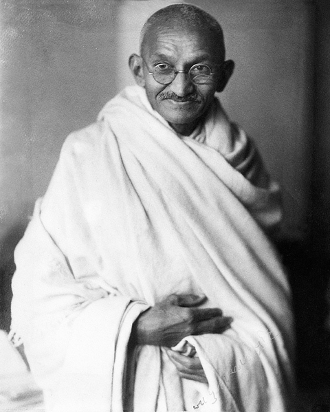 Fichier:Mohandas Gandhi.png