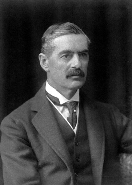 Fichier:Neville Chamberlain by Walter Stoneman.jpg