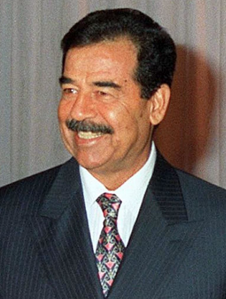 Fichier:Saddam Hussein.png