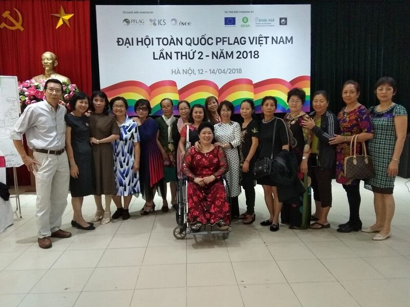 Fichier:PFLAG Vietnam Photo.jpg
