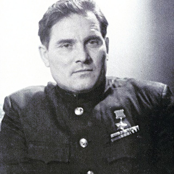 Fichier:Mikhail Devyatayev.png
