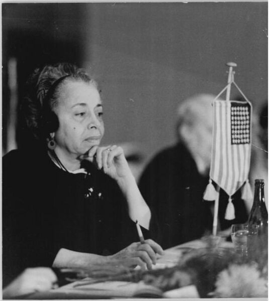 Fichier:Louise Thompson in Berlin.jpg